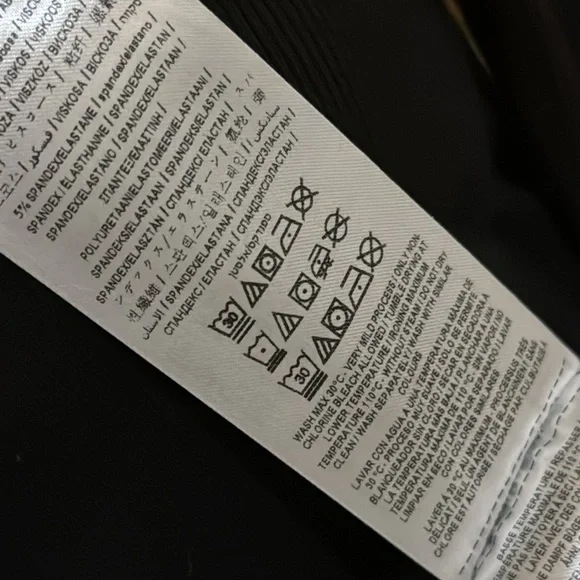 NWT Guess black silver button/snap up v neck collar 3/4 sleeve Medium RIBBED - Picture 14 of 14